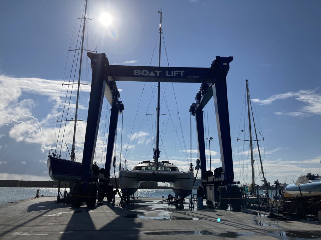 Indigo im Travellift in Italien